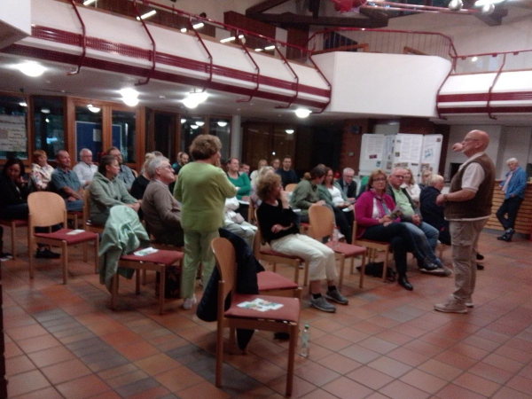 Überrascht von starker Beteiligung - Stadtteilgespräch im Lamboy/Tümpelgarten