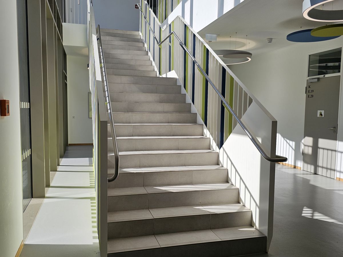 6 Treppe 1200